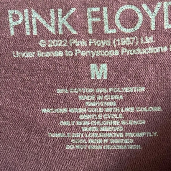 Pink Floyd  Tee - Maroon with Rainbow Design medium - Picture 5 of 5